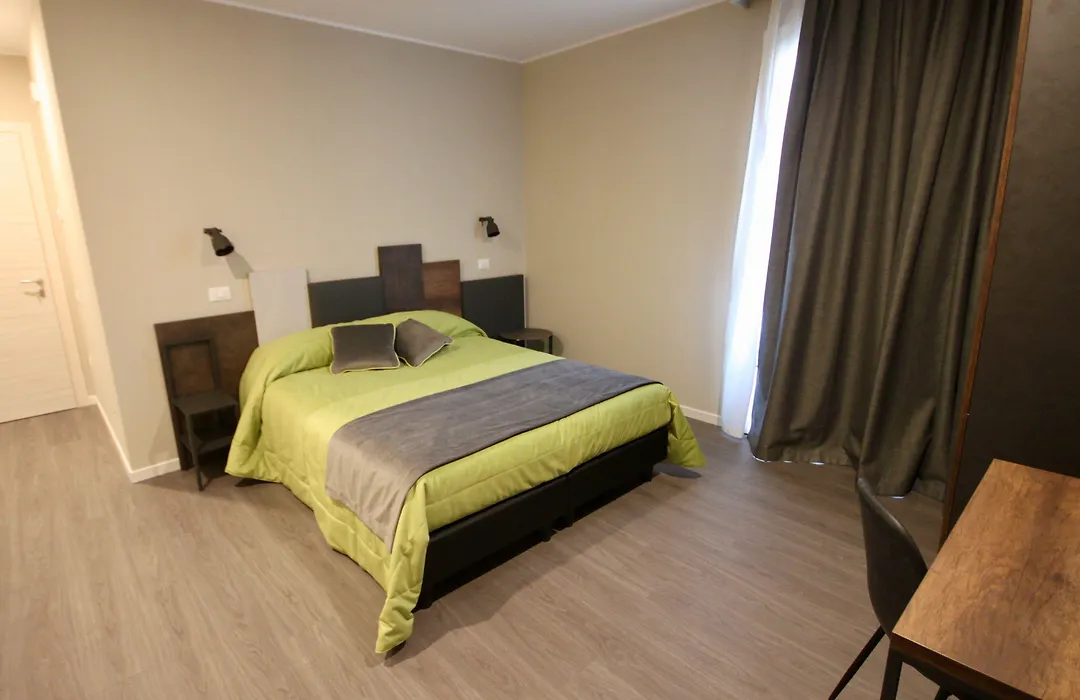 Pove 2.4 Hotel-1